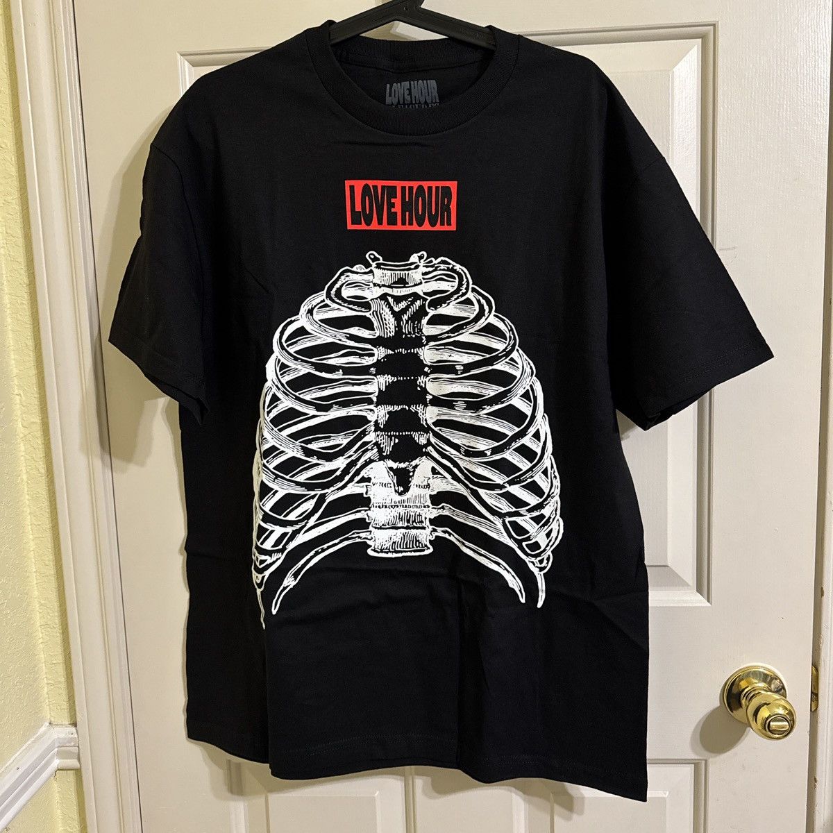 Pleasures Pleasures x Love Hour t-shirt Size US L / EU 52-54 / 3 - 1 Thumbnail