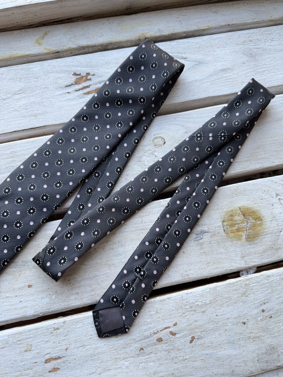 Designer × Hugo Boss Hugo Boss Silk Tie Black Pink Dot Medallion Italy Size ONE SIZE - 3 Thumbnail