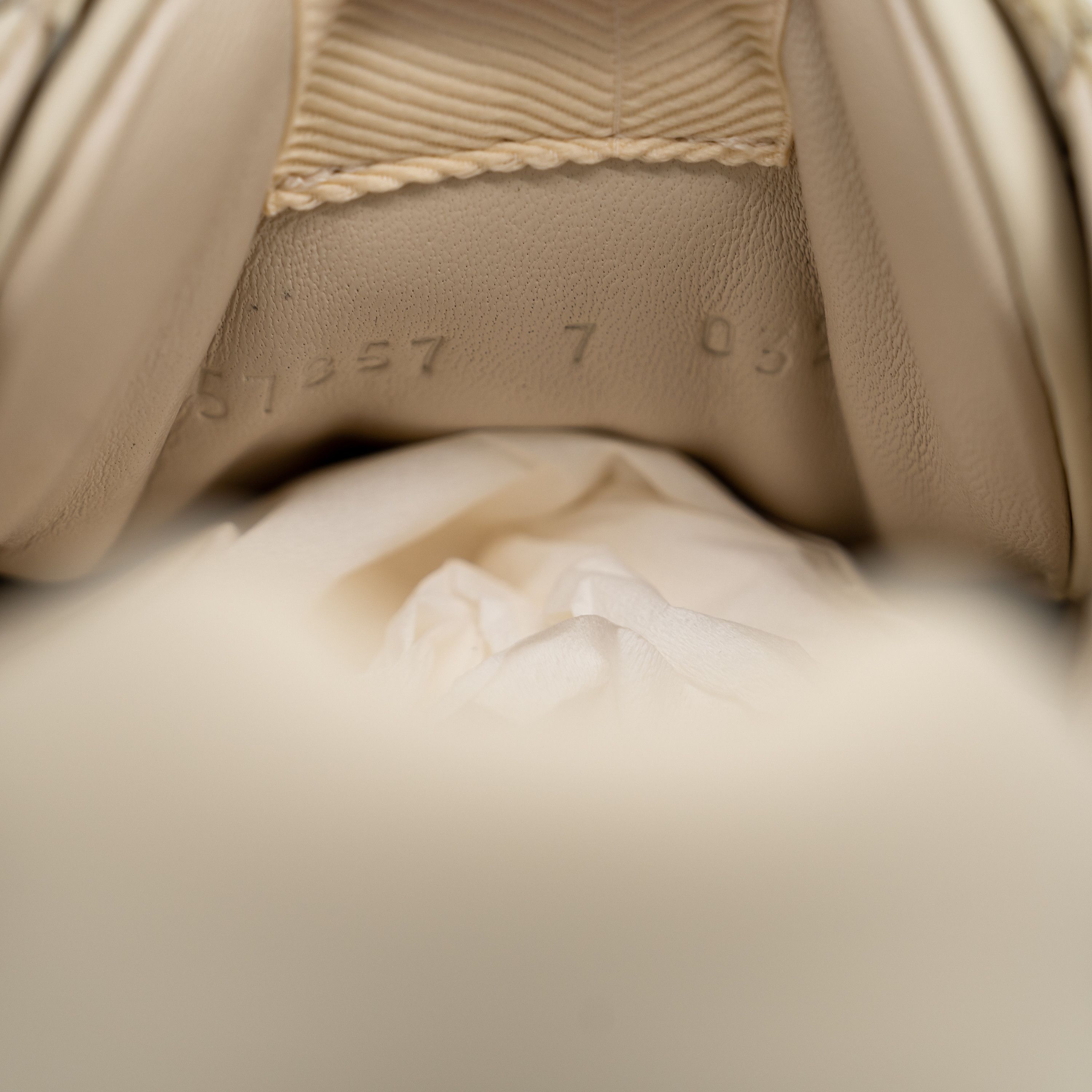 Gucci Gucci Rhyton Ivory Blue GG Cut Out Logo Leather Sneakers Size US 7.5 / EU 40-41 - 13 Thumbnail