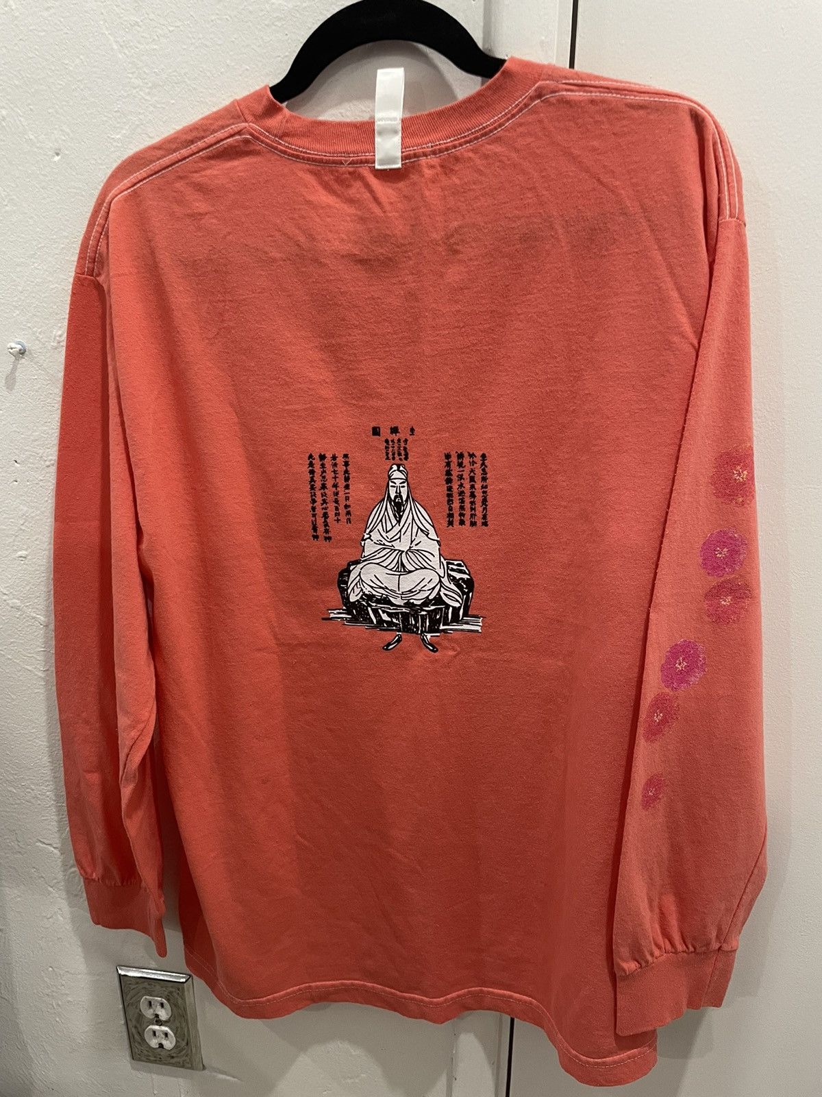 Advisory Board Crystals Advisory Board Crystals ABC long sleeve Size US M / EU 48-50 / 2 - 4 Thumbnail