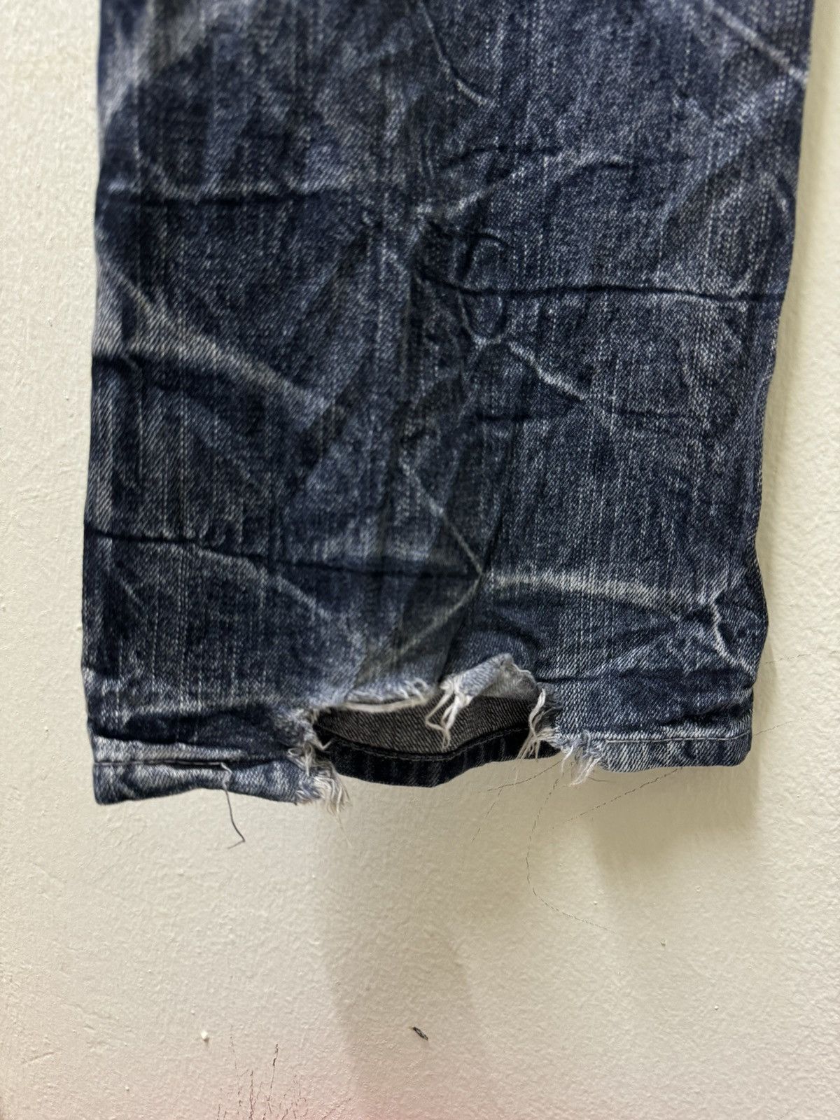 Japanese Brand Avantgarde Wild Life Distressed denim Size US 35 - 7 Thumbnail