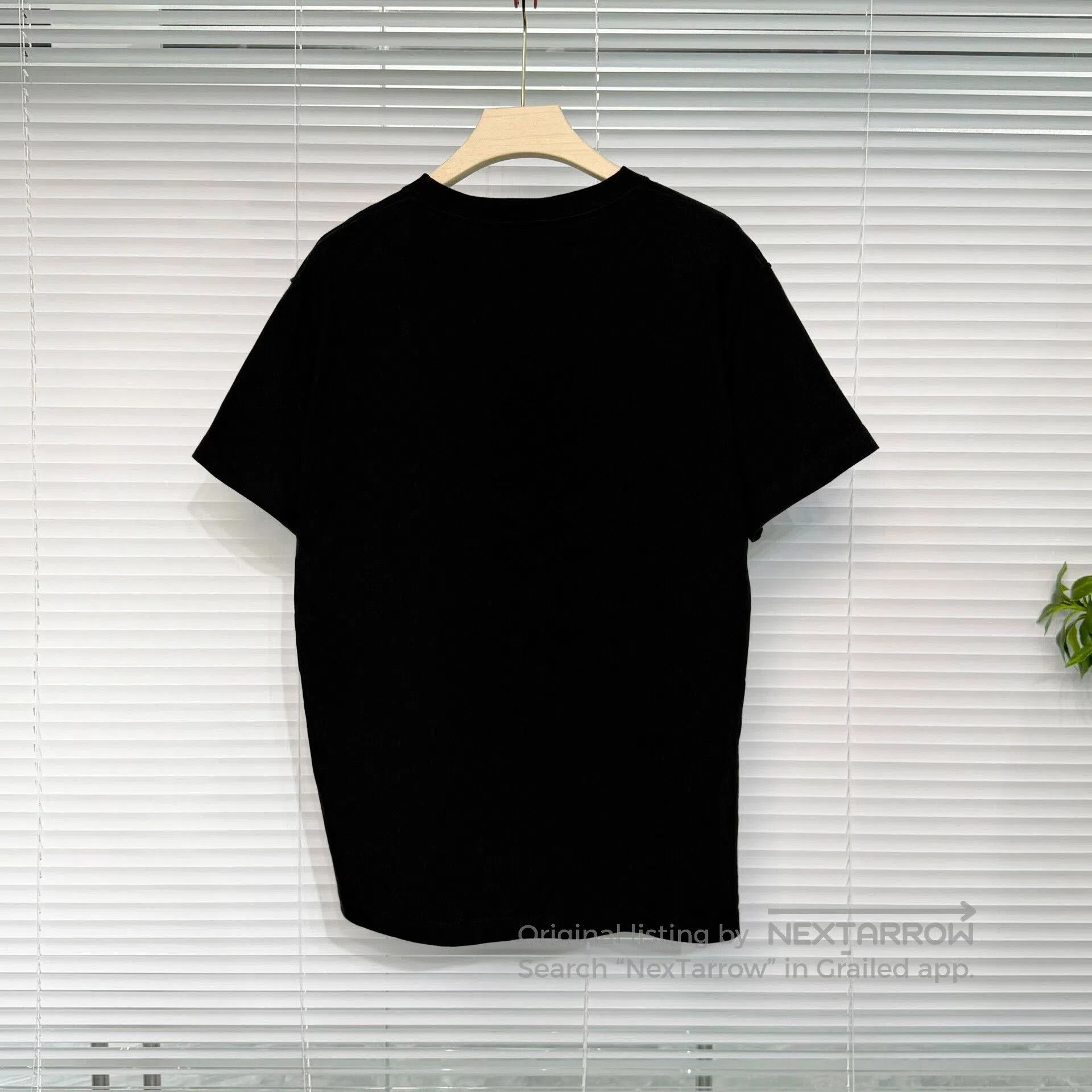 Louis Vuitton lv short sleeve tee with logo print. Size US M / EU 48-50 / 2 - 2 Thumbnail