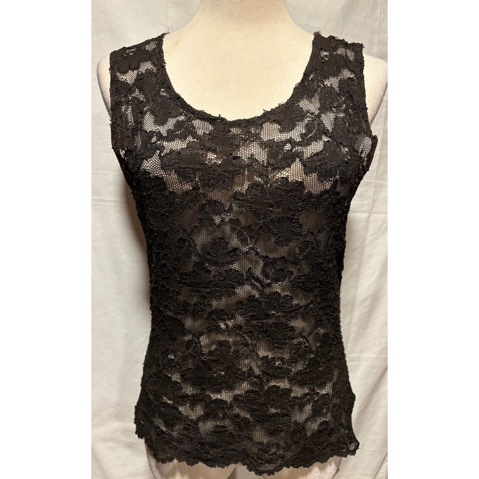 Vintage Lew Magram Vintage Blk Stretch Lace Top Cami Scallop Bottom Size M / US 6-8 / IT 42-44 - 1 Thumbnail