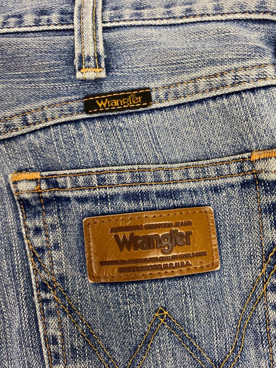 Wrangler vintage wrangler lightwash distressed denim Size US 31 - 4 Thumbnail