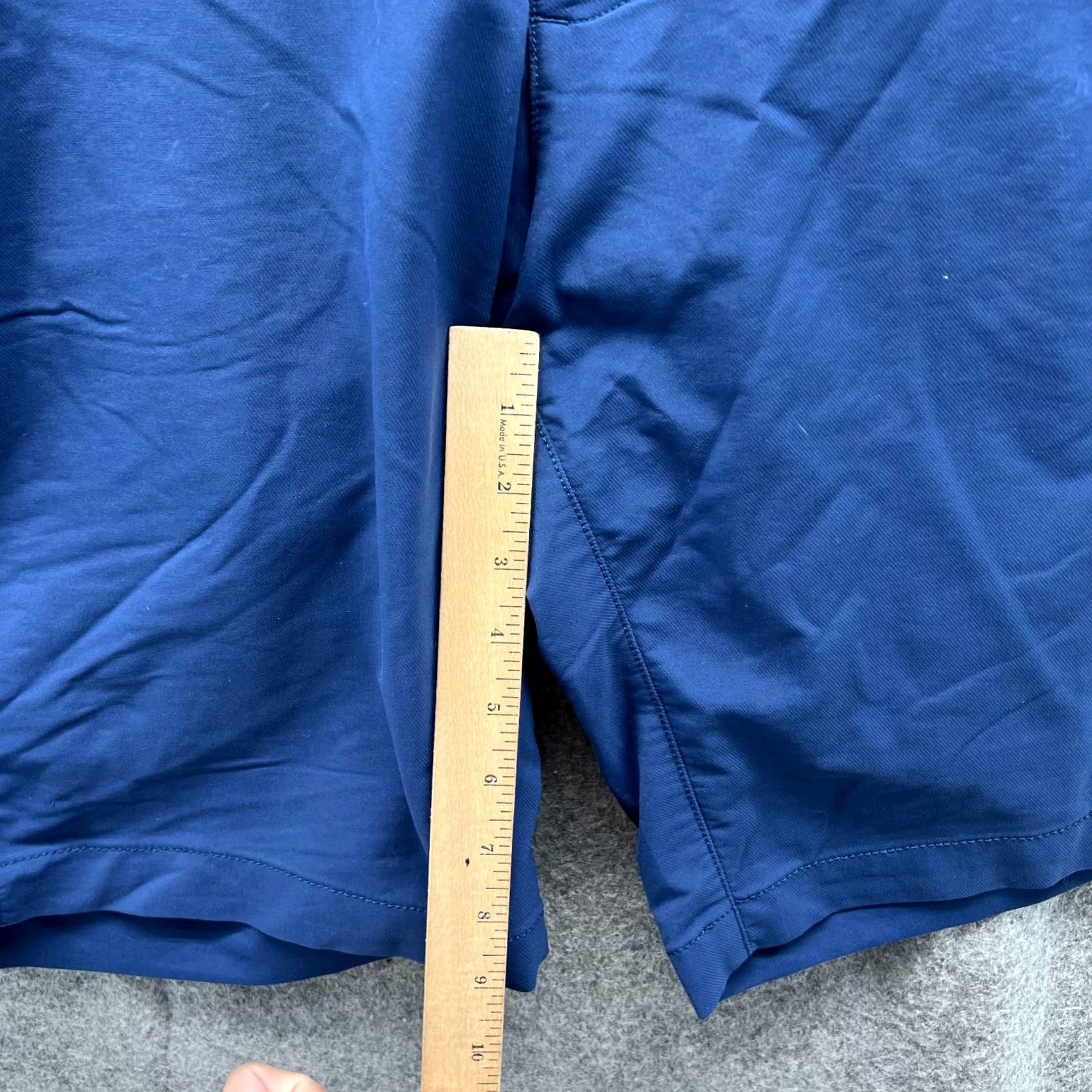 Under Armour Under Armour Shorts Men 36 Blue Flat Front Chino Heatgear Loose Fit Golf 8in Inseam Casual Travel Casual Mens Size US 36 / EU 52 - 5 Thumbnail