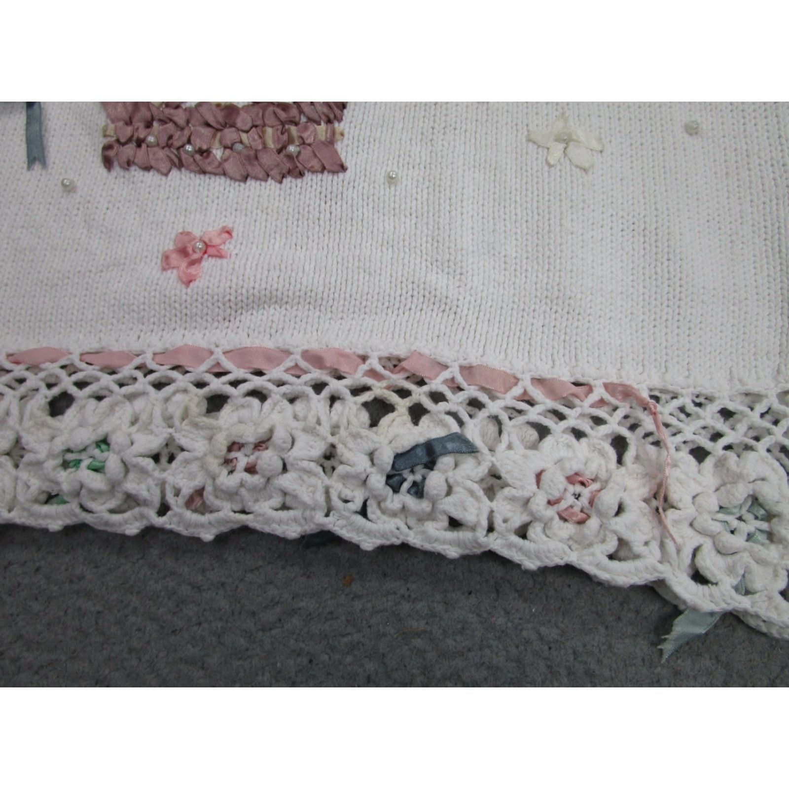 Vintage VINTAGE Shenanigans Floral Embroidered Knit Sweater Womens M White Crew Neck Long Sleeve Pullover Casual Flower Retro Crochet Lace Embroidered Size M / US 6-8 / IT 42-44 - 4 Thumbnail