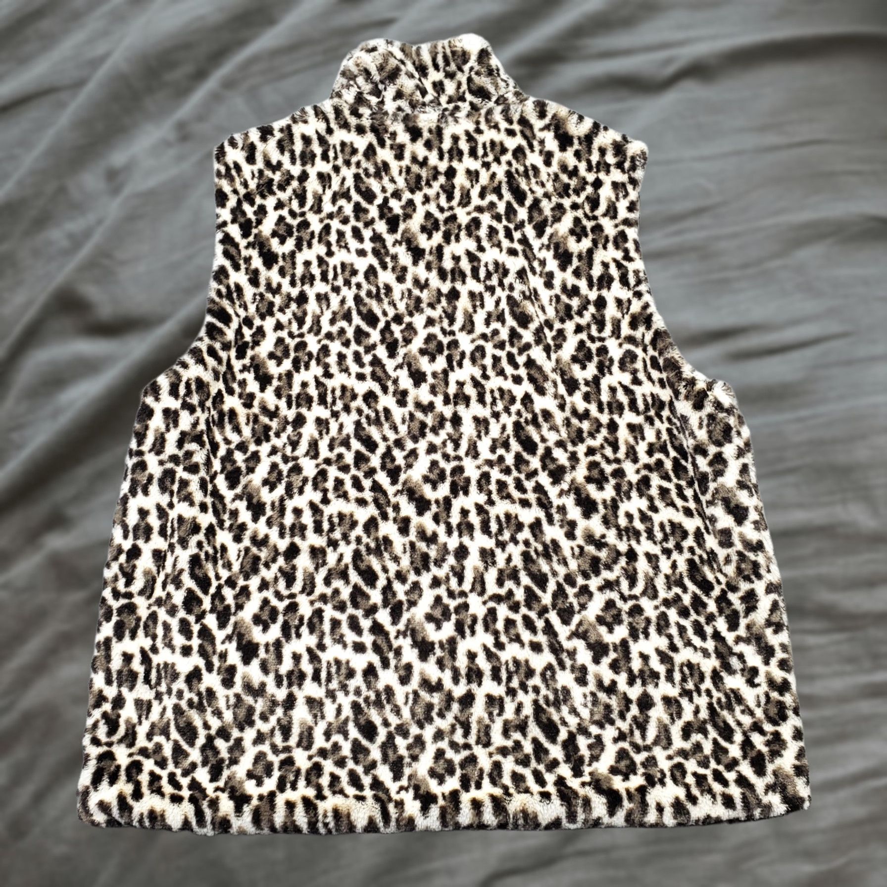 Betsey Johnson Betsey Johnson Vest Womens Small Multi Leopard Print Sleeveless Cozy Faux Fur Size S / US 4 / IT 40 - 1 Thumbnail