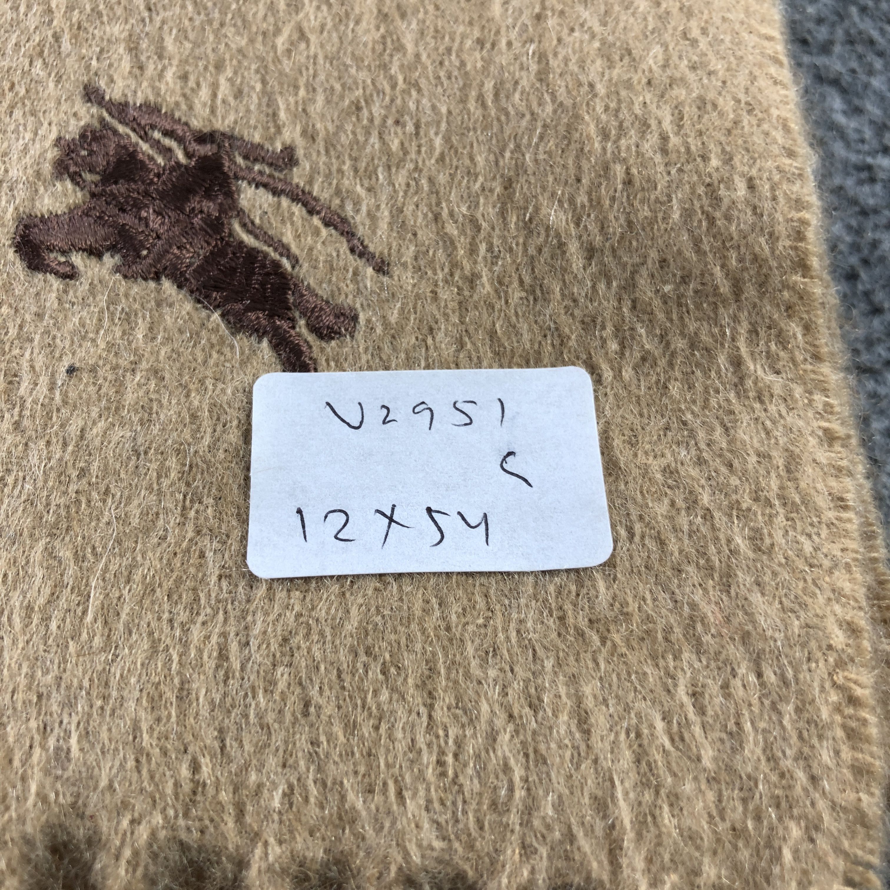 Burberry Burberrys Plain Cashmere Scarf Muffler V2951 Size ONE SIZE - 13 Thumbnail