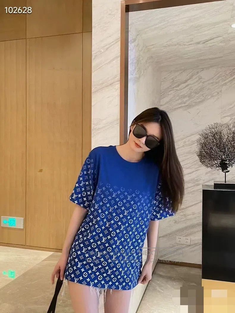 Louis Vuitton Louis Vuitton Blue gradient full logo half-sleeve T-shirt Size US XXL / EU 58 / 5 - 1 Thumbnail