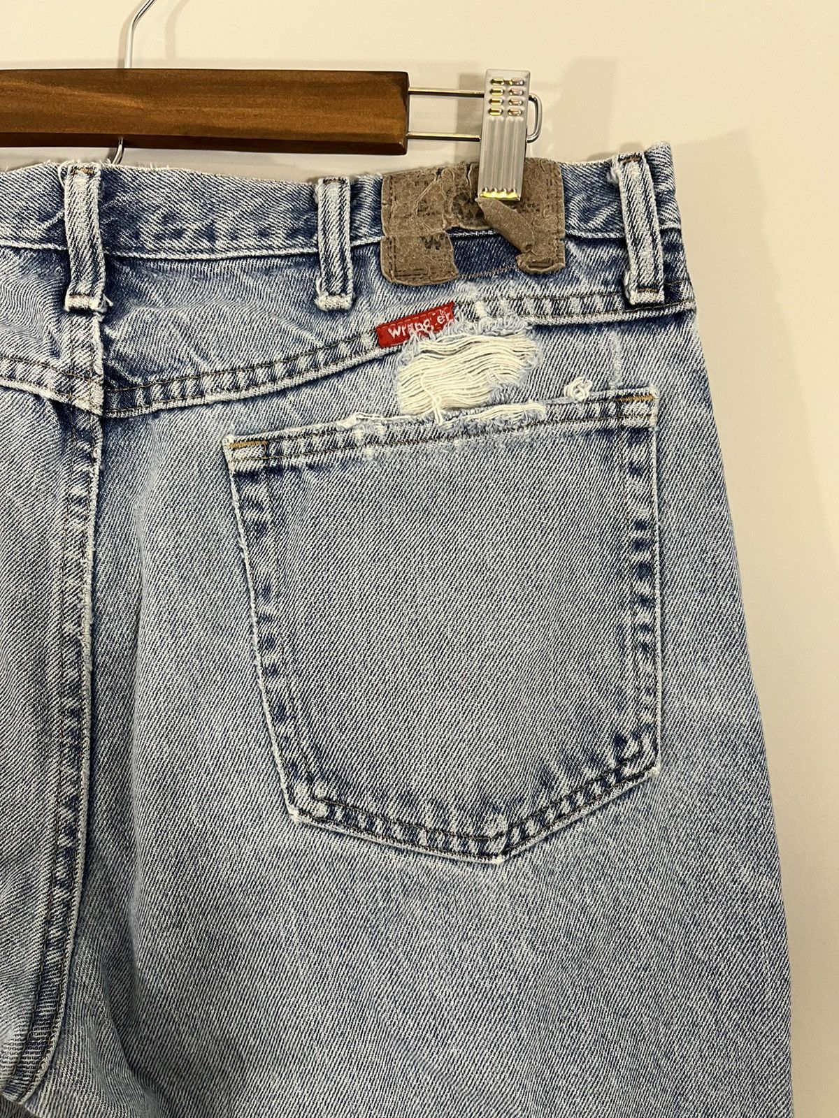 Vintage Thrashed Perfect Fade Light Wash Jeans Size US 36 / EU 52 - 15 Thumbnail