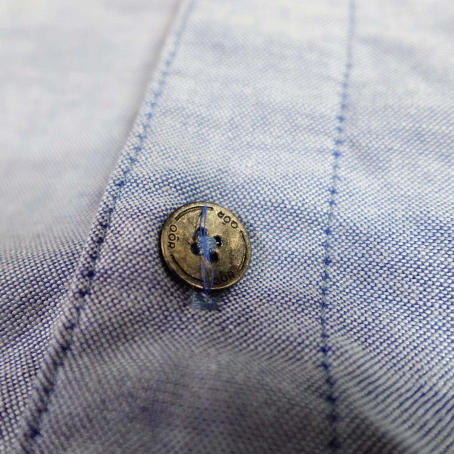Vintage QOR Shirt XL Blue Chambray Short Sleeve Button-Front Cotton Blend Mens Size US XL / EU 56 / 4 - 2 Thumbnail