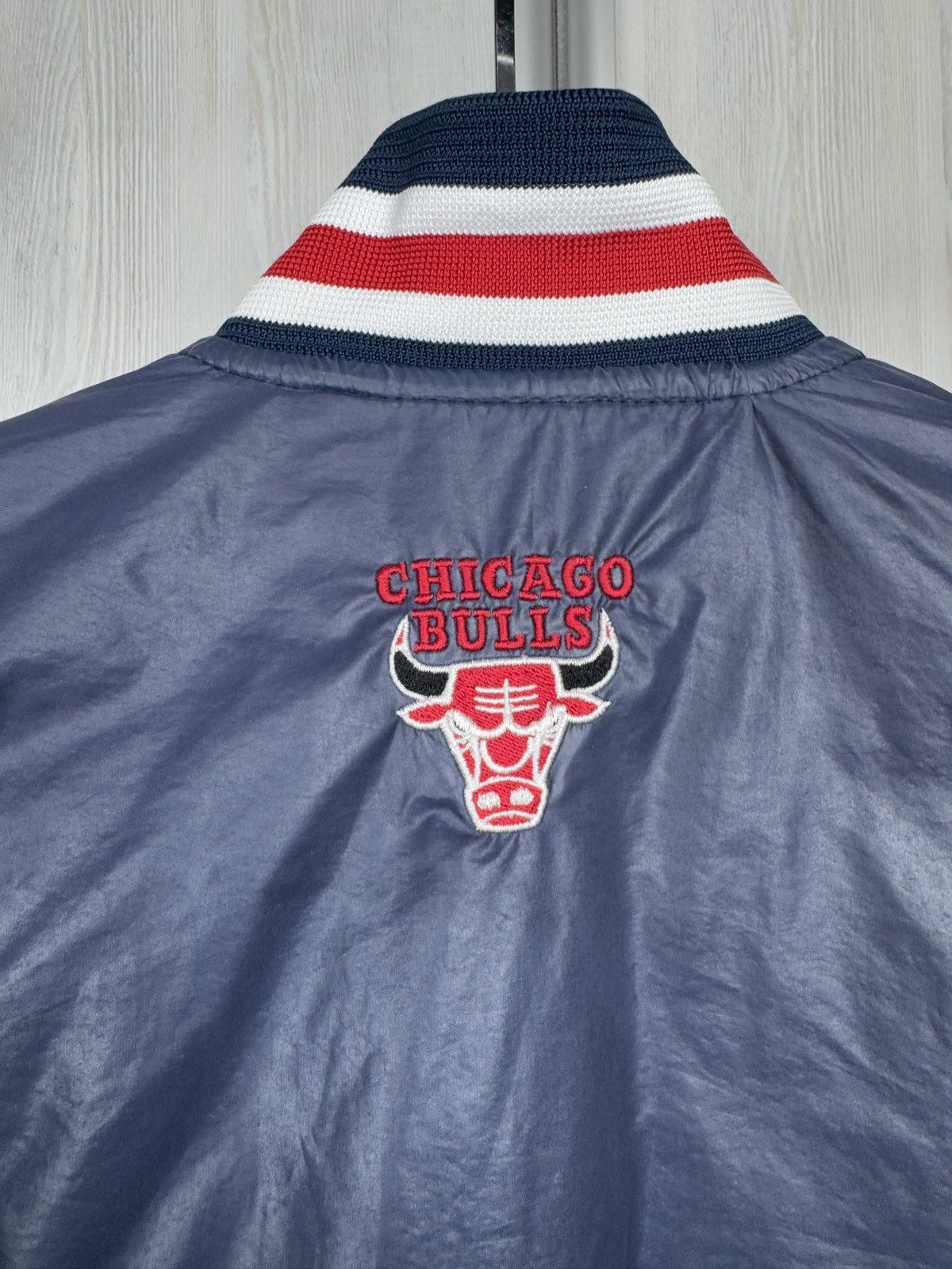 Vintage Chicago Bulls vintage nylon big logo bomber jacket Size US M / EU 48-50 / 2 - 8 Thumbnail