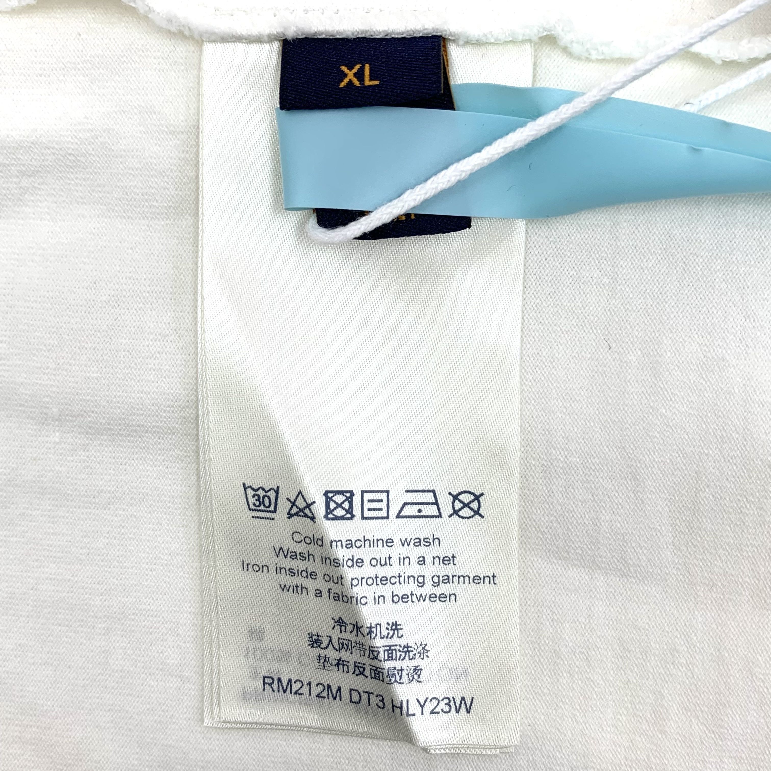 Louis Vuitton Louis Vuitton Embossed Logo Tee White (XL) Size US XL / EU 56 / 4 - 6 Thumbnail