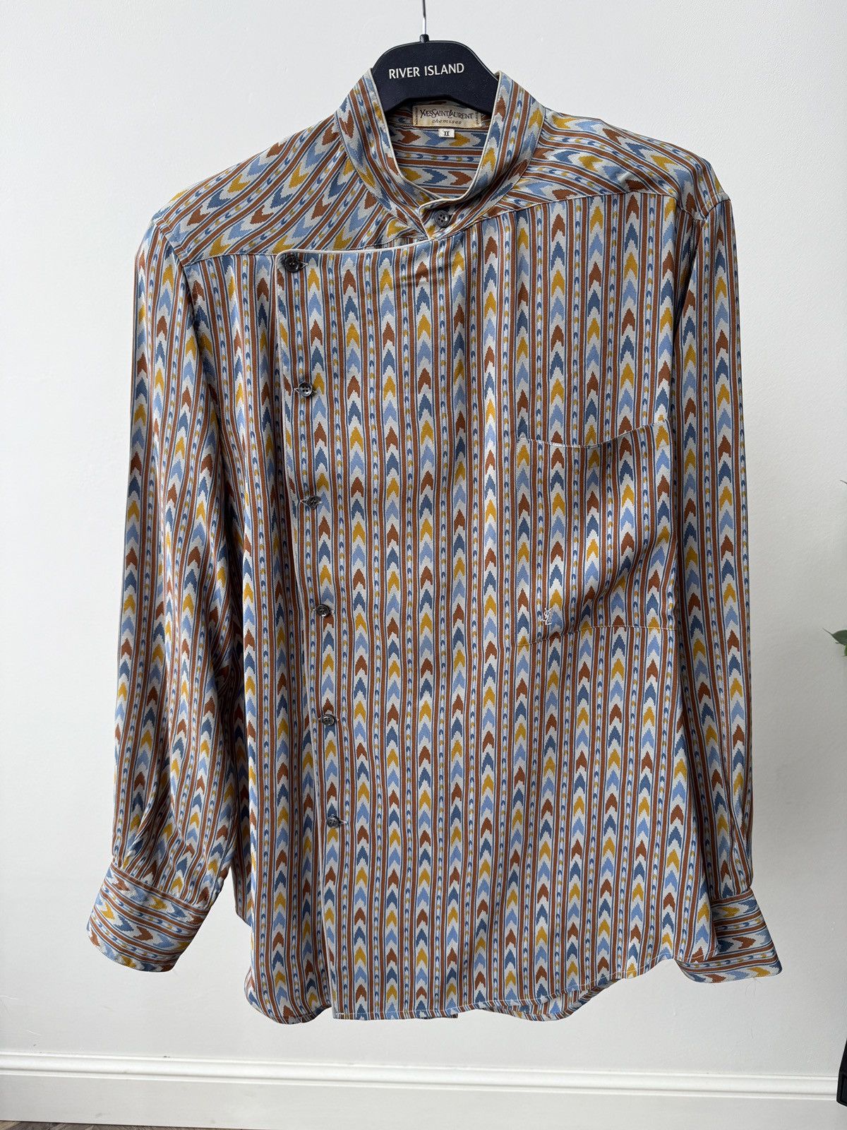 Yves Saint Laurent Vintage Yves Saint Laurent YSL 100% Silk Shirt women’s Size S / US 4 / IT 40 - 2 Thumbnail