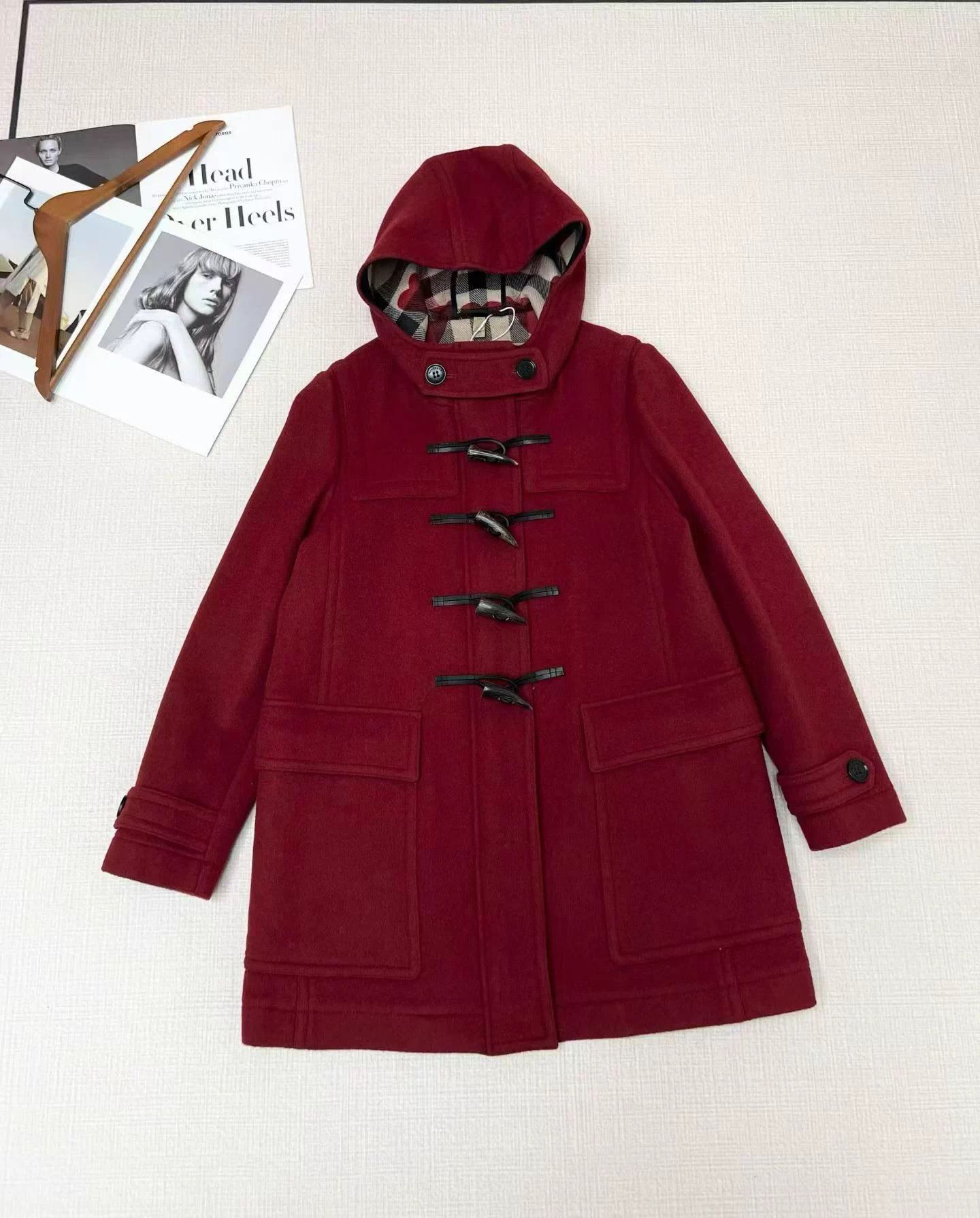 Burberry Burberry New Year Red Wool Coat 40 Mint Horn Buttons Size M / US 6-8 / IT 42-44 - 2 Thumbnail