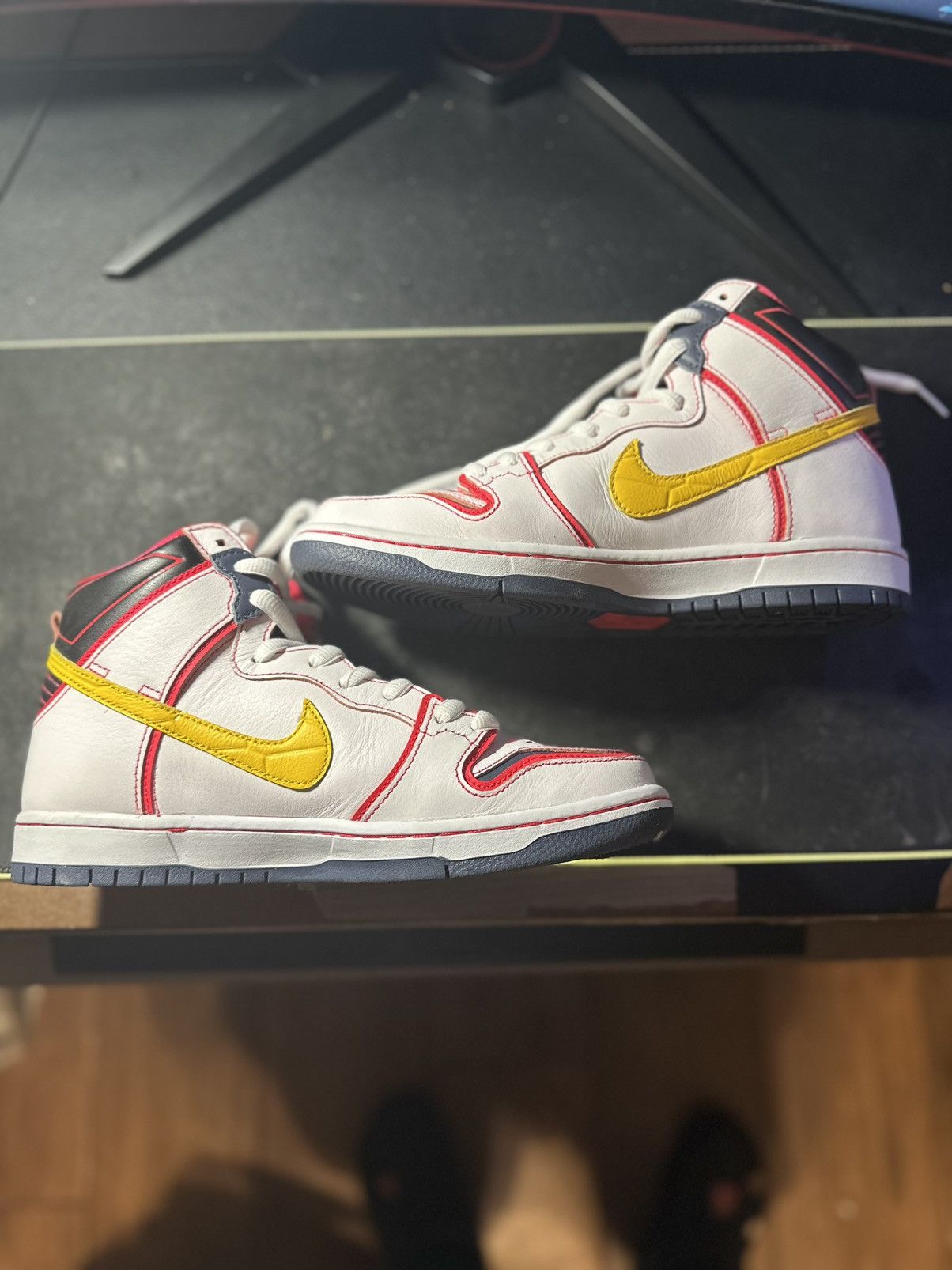 Nike SB Nike SB Gundam Unicorn RX-0 Size US 9 / EU 42 - 3 Thumbnail