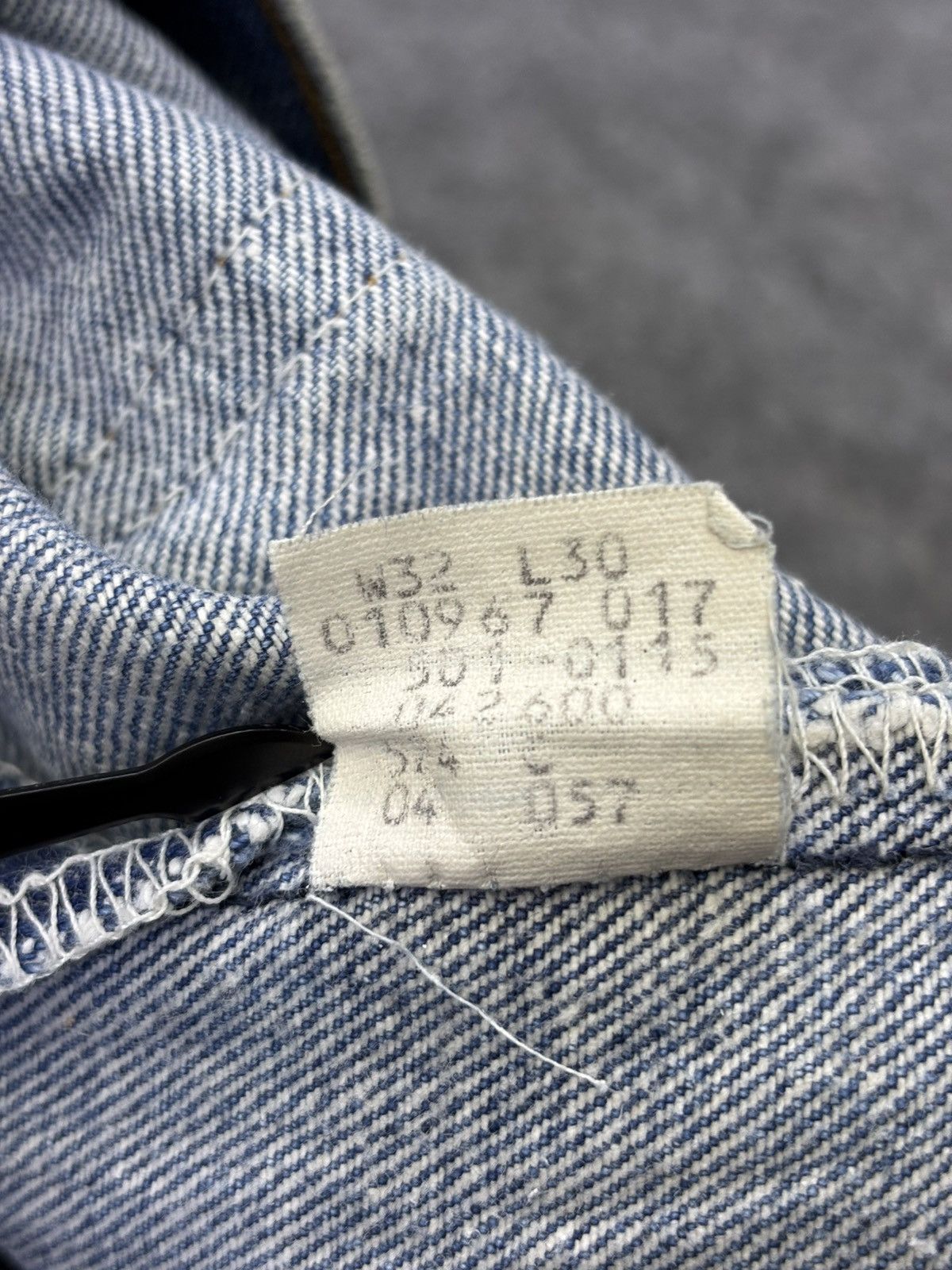 Levi's Vintage 80s Levis 501 Original Cut Medium Wash Denim F798 Size US 31 - 11 Thumbnail