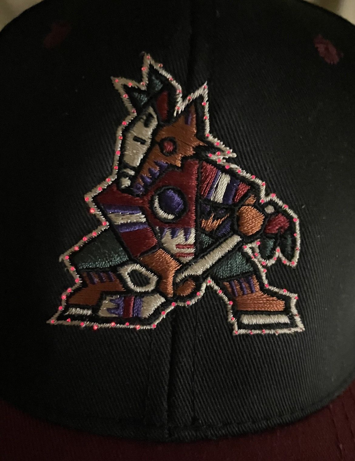 NHL × Vintage Vintage Arizona Coyotes NHL Logo 7 SnapBack Hat Size ONE SIZE - 5 Thumbnail