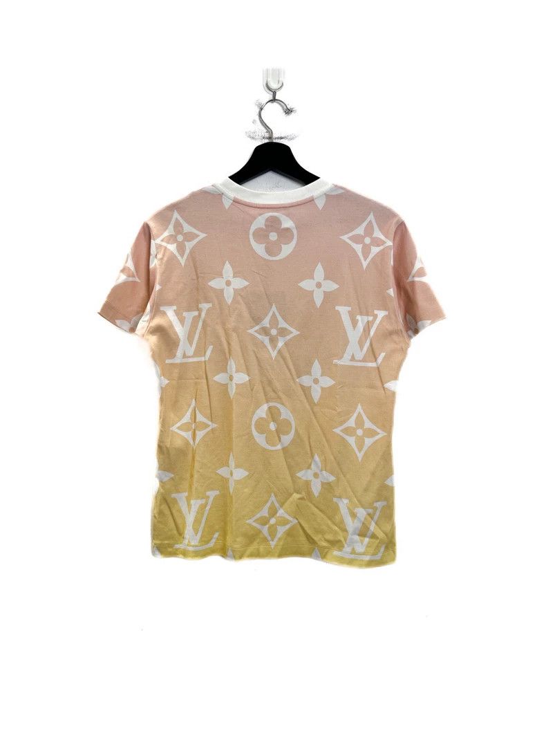 Louis Vuitton Louis Vuitton Sunset Gradient Old Flower Short Sleeve Size US S / EU 44-46 / 1 - 3 Thumbnail