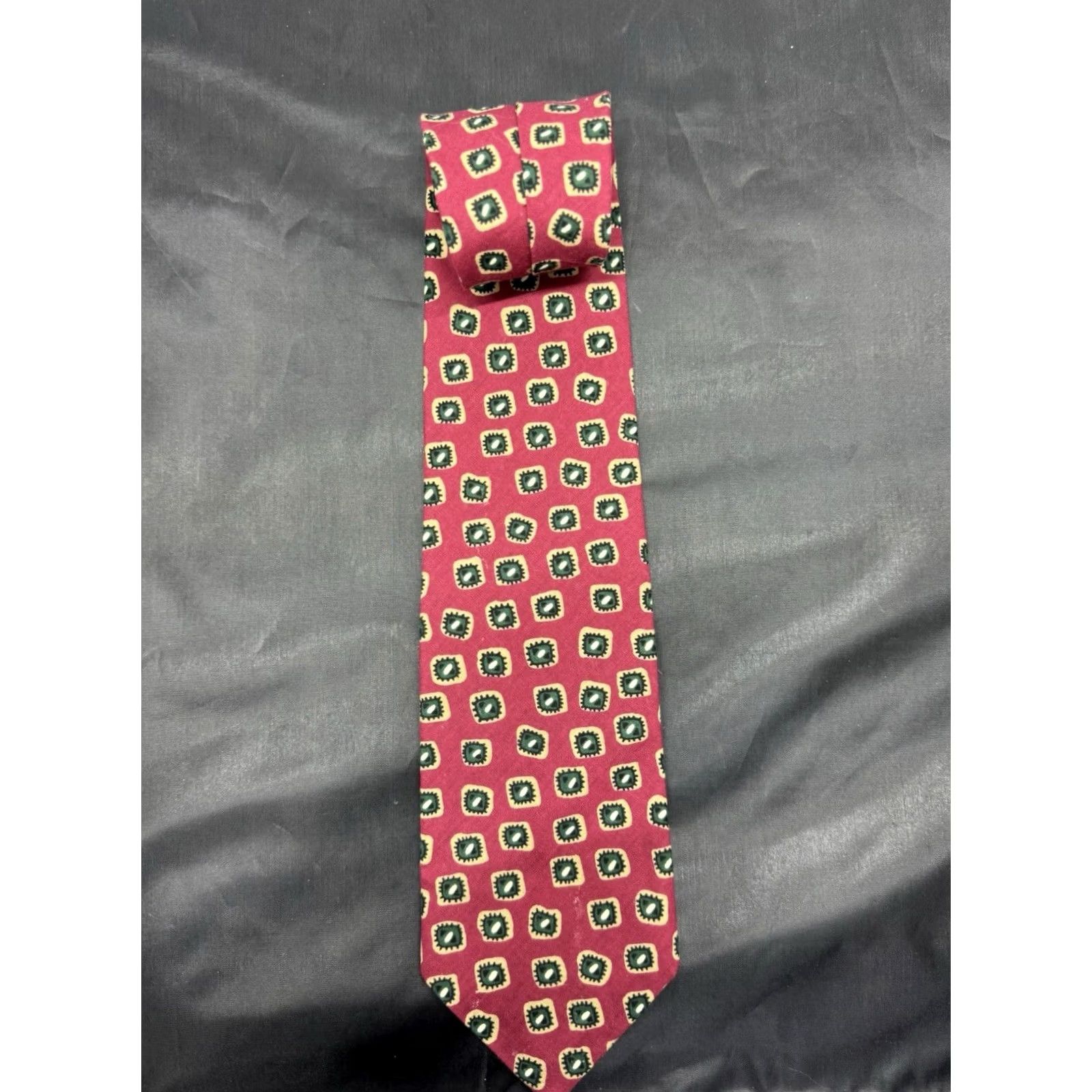 Pendleton VINTAGE Pendleton Neck Tie Geometric Medallion 100% Cotton Red Green Blue Men Tie Christmas Wedding Preppy Retro Eclectic Medallions Mens Size ONE SIZE - 2 Thumbnail