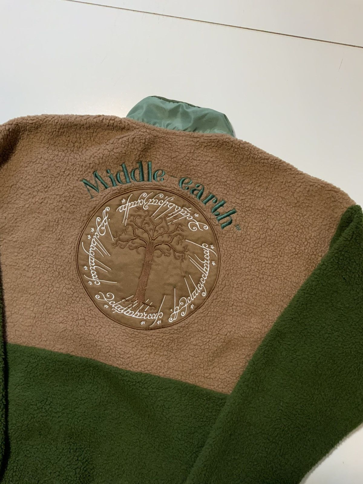 Other Lord Of The Rings BoxLunch Exclusive Sherpa Fleece Jacket Size US M / EU 48-50 / 2 - 6 Thumbnail