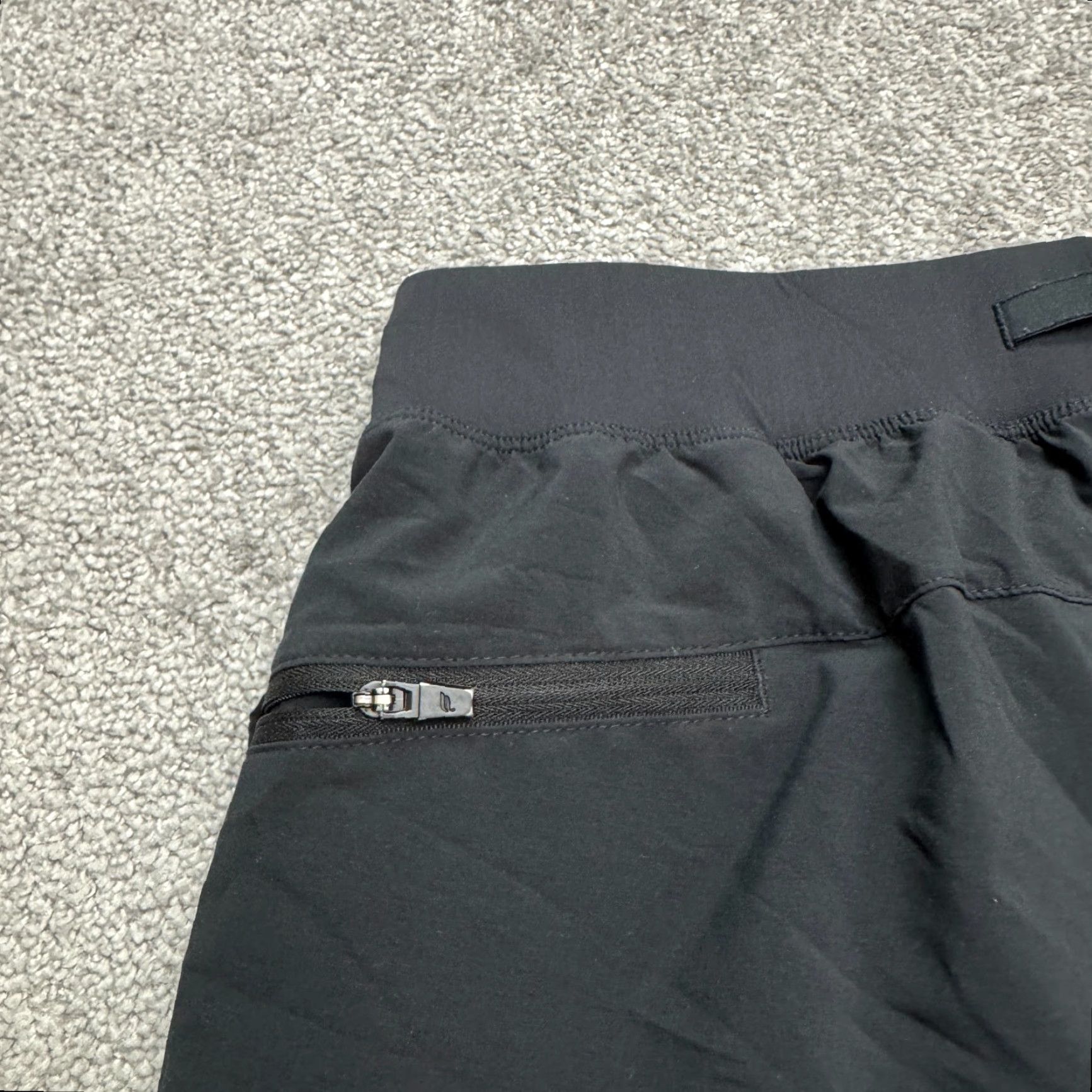 Fabletics Fabletics Mens Active Shorts Athletic Black Lined Pockets Zip Compression 29in Inseam M Size Size US 29 - 3 Thumbnail