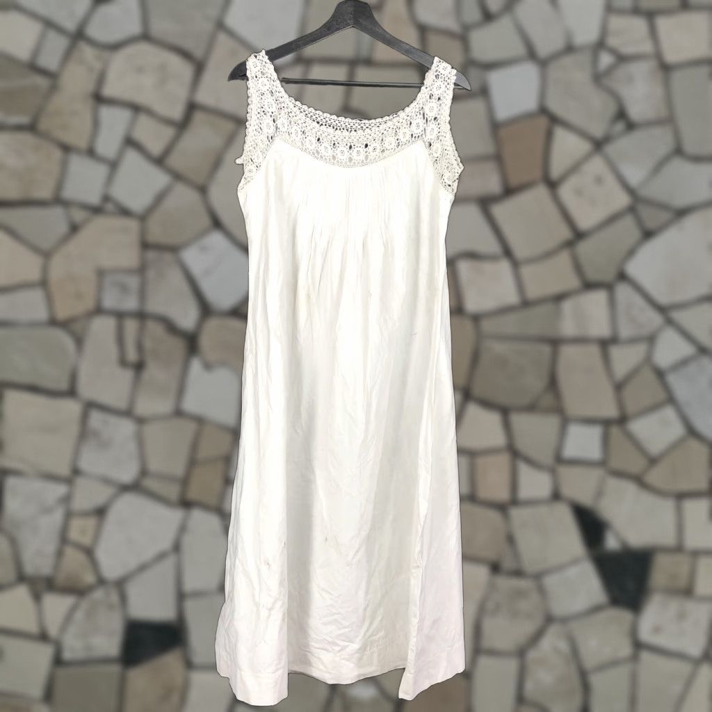 Vintage VINTAGE 1900 French Ladies Lace Nightgown Undergarment Linen Chest 19 inches Ladies Nightgown Womens 1900s Size ONE SIZE - 1 Thumbnail