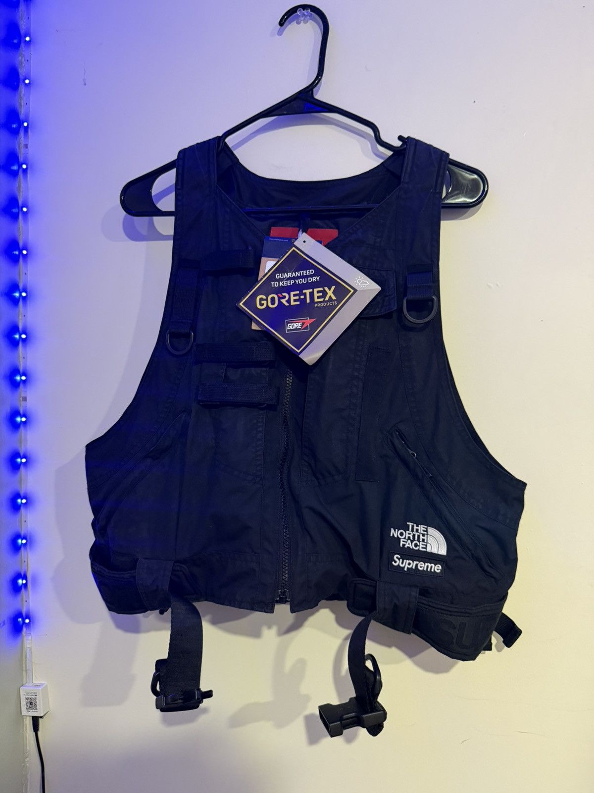 Supreme × The North Face Supreme the north face cargo vest black