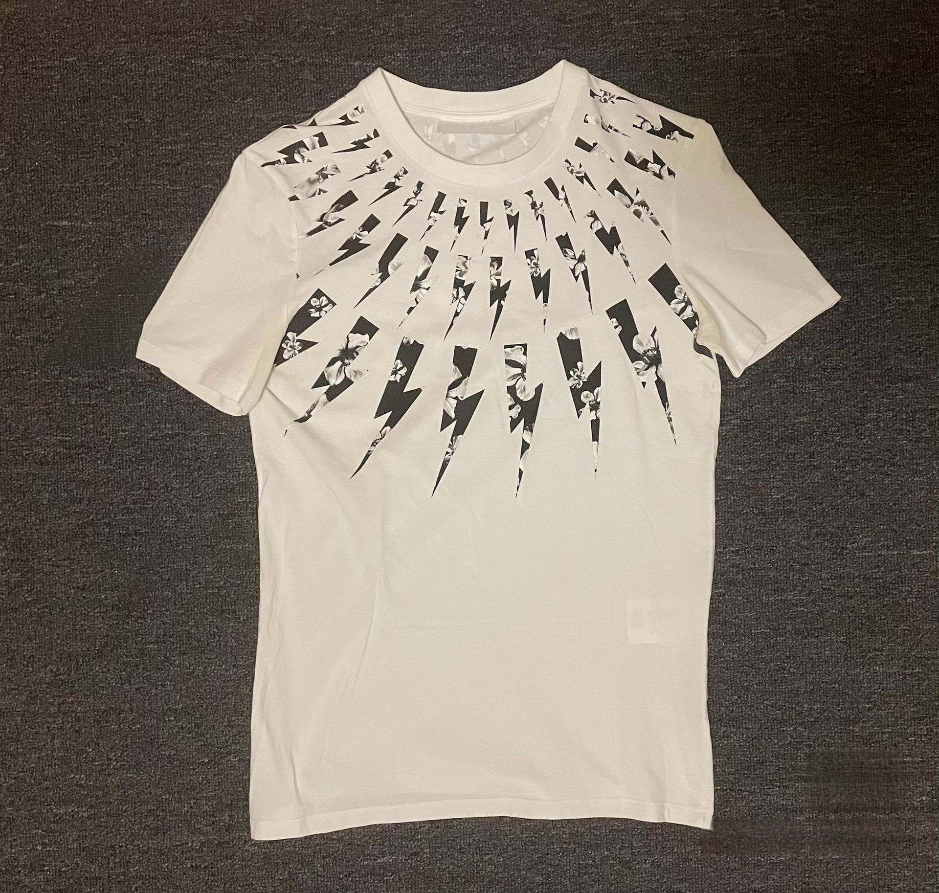 Neil Barrett Neil Barrett White T-shirt lightning bolt SizeXS Size US XS / EU 42 / 0 - 1 Thumbnail