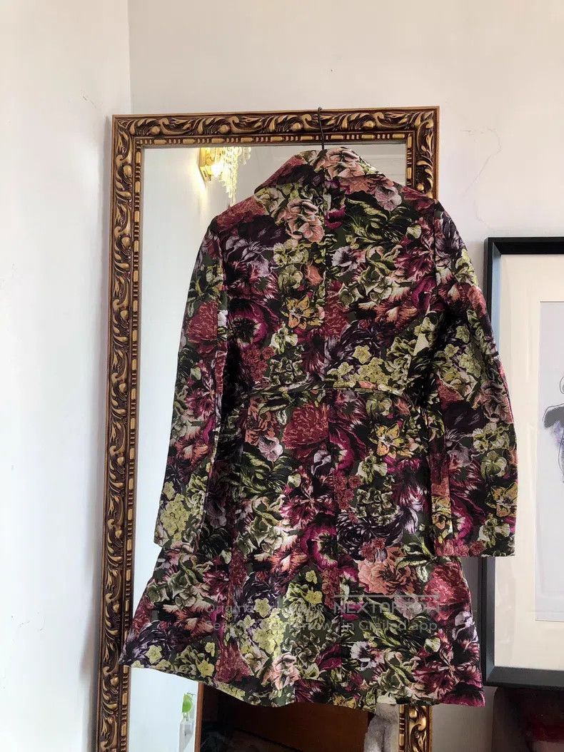 Valentino Valentino Three-dimensional flower coat trench coat Size M / US 6-8 / IT 42-44 - 3 Thumbnail