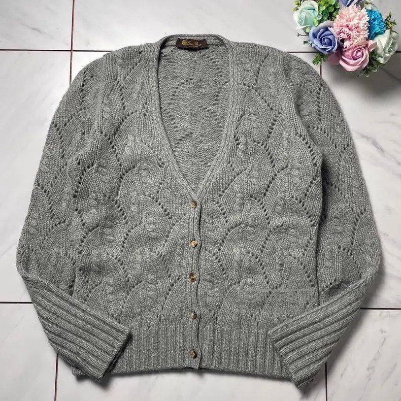 Loro Piana Loro Piana Cashmere knitted cardigan Size M / US 6-8 / IT 42-44 - 1 Thumbnail