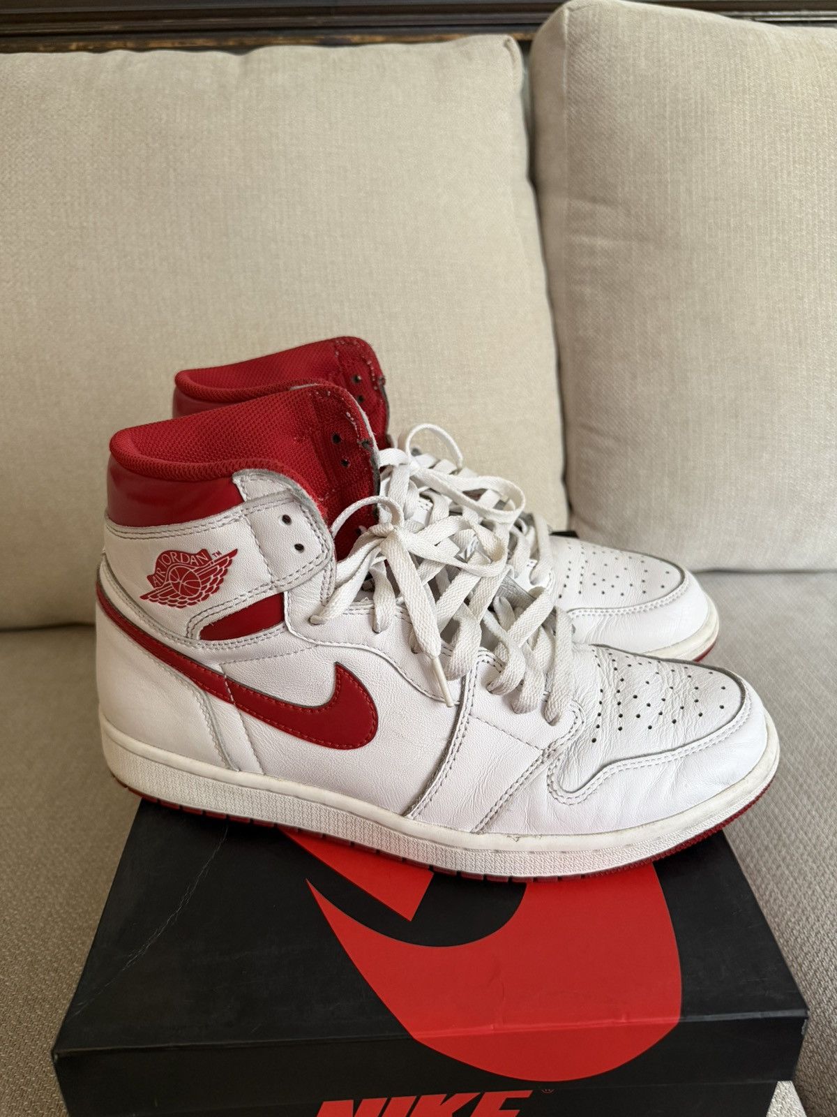 Jordan Brand JORDAN 1 RETRO - Metallic Red (2017) Size US 10 / EU 43 - 3 Thumbnail
