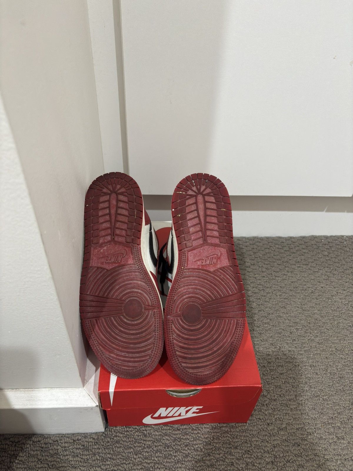 Jordan Brand Jordan 1 Retro High OG Chicago Lost and Found (GS) Size US 6 / IT 36 - 7 Thumbnail