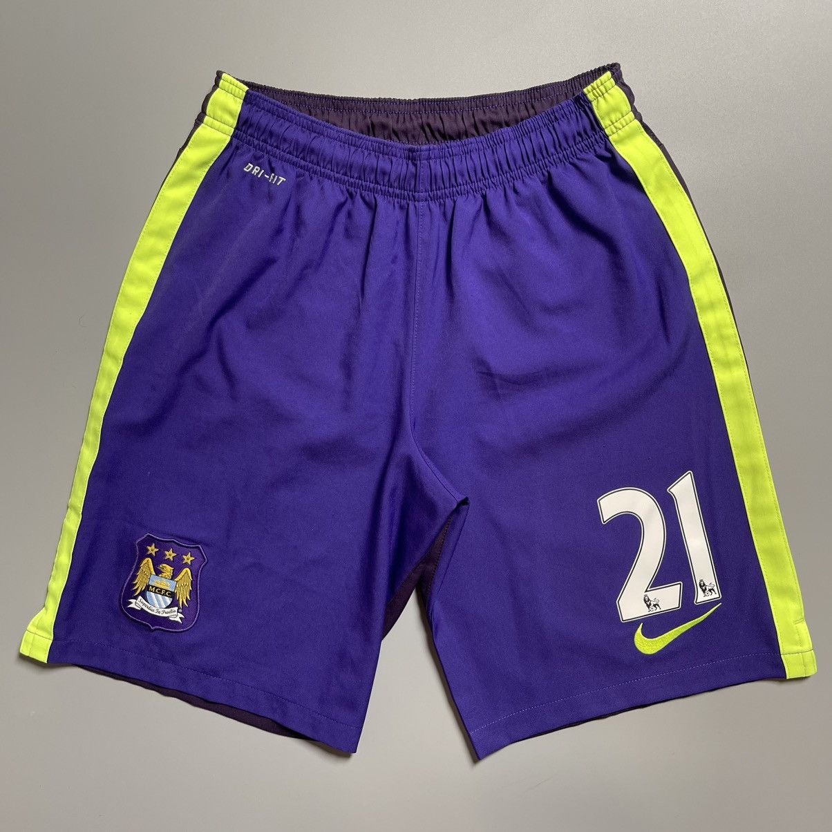 Nike × Vintage MANCHESTER CITY NIKE 2014/2015 FOOTBALL THIRD SHORTS #21 Size US 31 - 1 Thumbnail