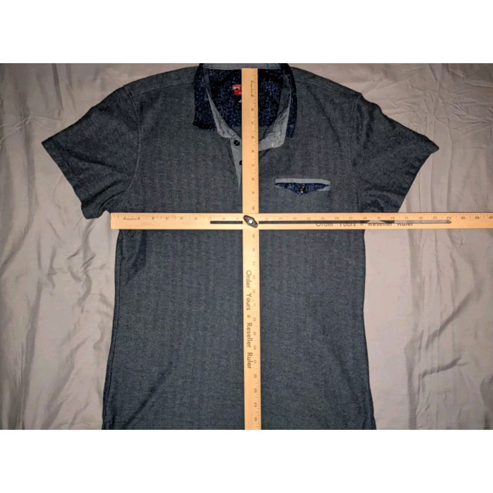 Saks Fifth Avenue Saks Fifth Avenue Mens T-Shirt V-Neck Short Sleeve Pocket Midnight Blue XS? No, M. Size US 31 - 4 Thumbnail