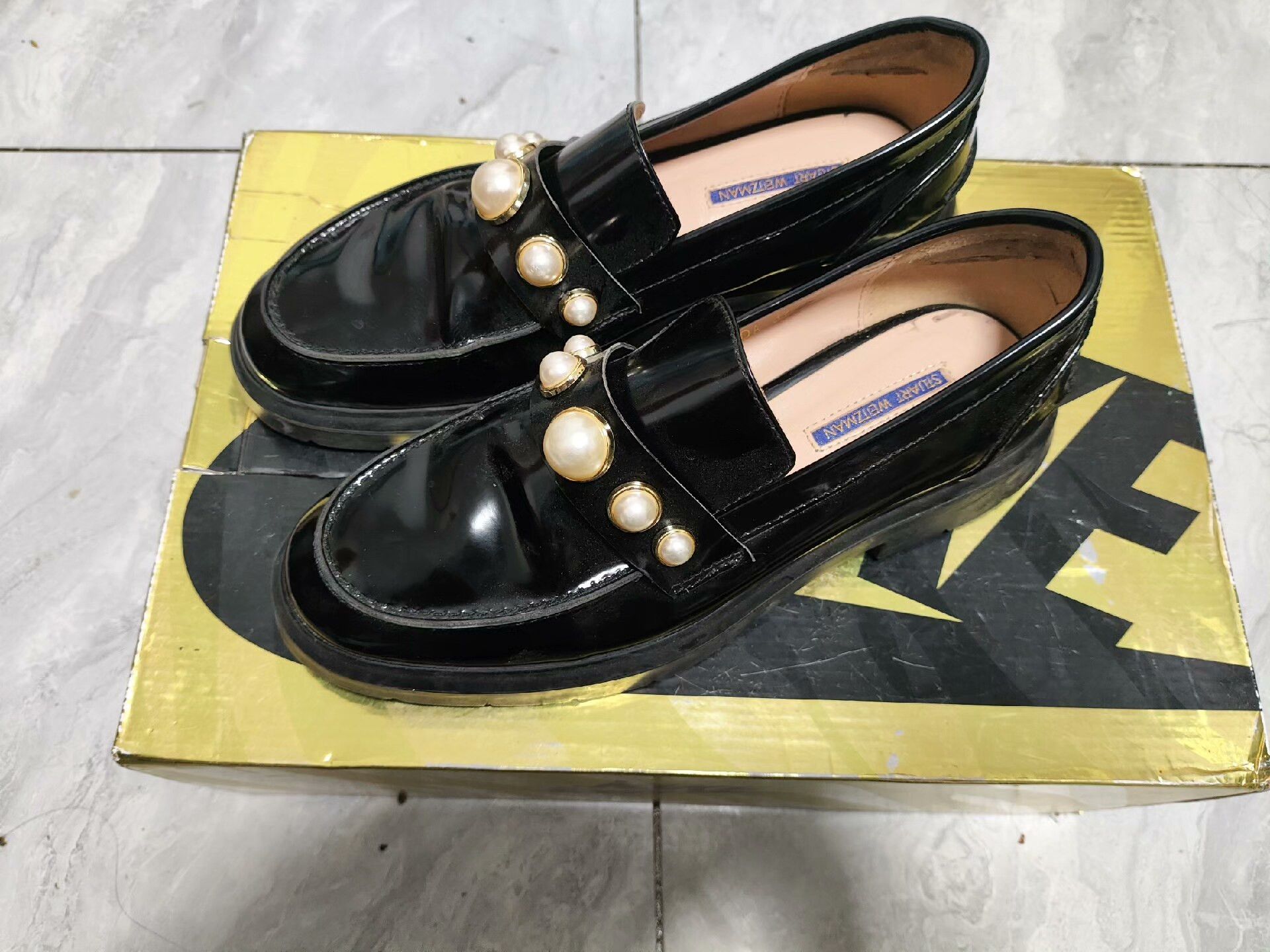 Stuart Weitzman Stuart Weitzman Patent Lowtop Sneakers us_7 Women Size US 7 / IT 37 - 1 Thumbnail