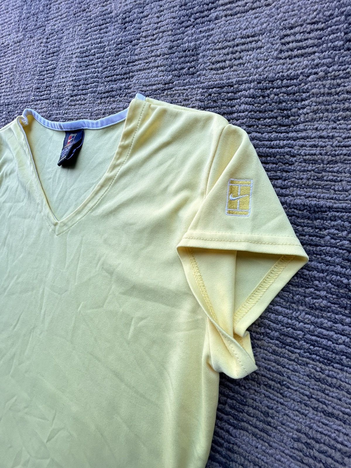 Nike Vtg Nike Andre Agassi Challenge Court Yellow T-shirt T-shirt Size M / US 6-8 / IT 42-44 - 2 Thumbnail