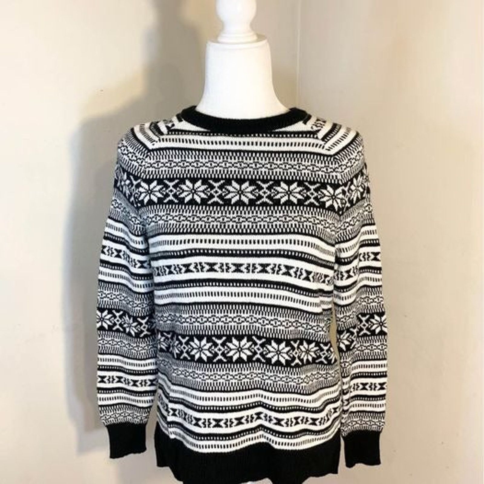 Old Navy Old Navy women’s sweater shirt size S Size S / US 4 / IT 40 - 1 Thumbnail