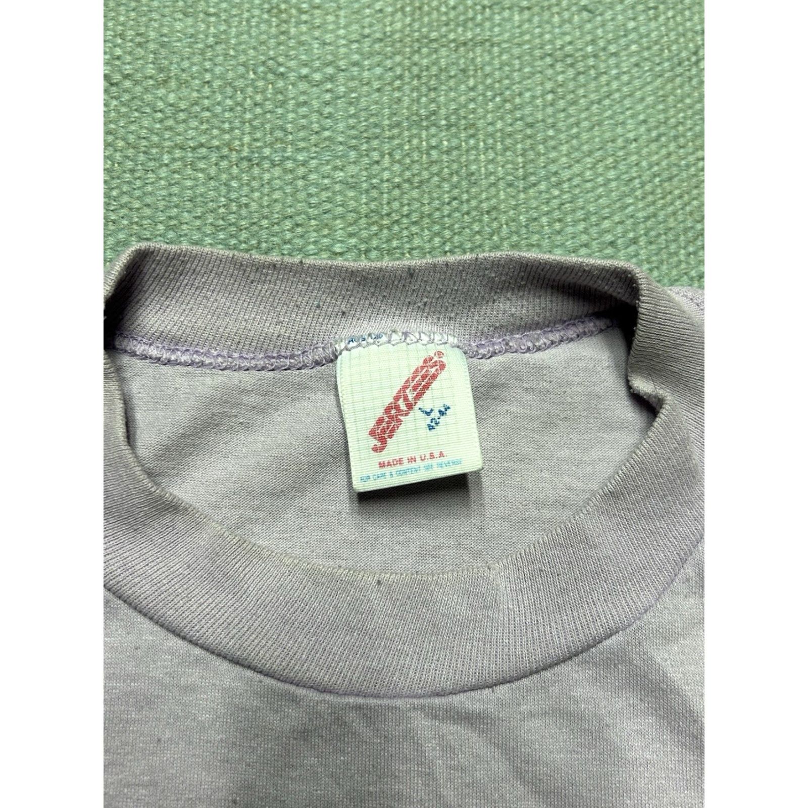 Jerzees VINTAGE 80s Jerzees T-Shirt the clam river dockside Michigan restaurant Purple Large Men Size US L / EU 52-54 / 3 - 8 Thumbnail