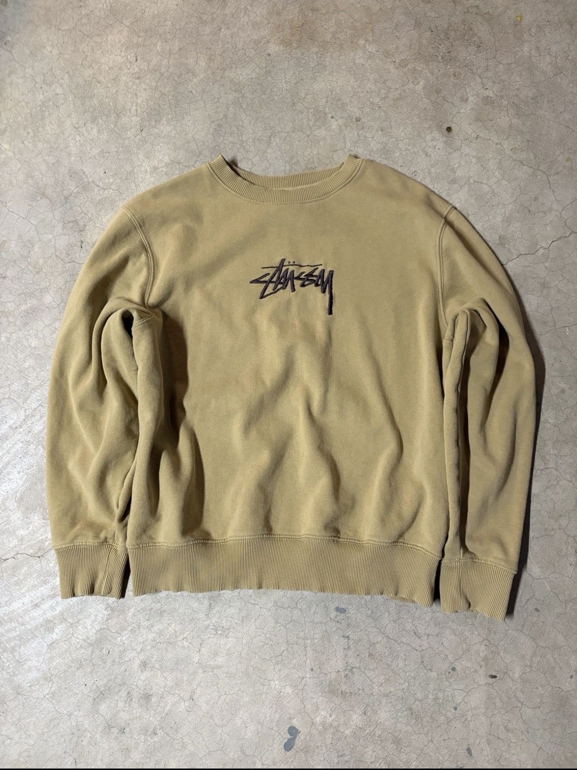 Stussy Stussy Center Logo Embroidered Sweatshirt Crewneck Khaki Med Size US M / EU 48-50 / 2 - 1 Thumbnail