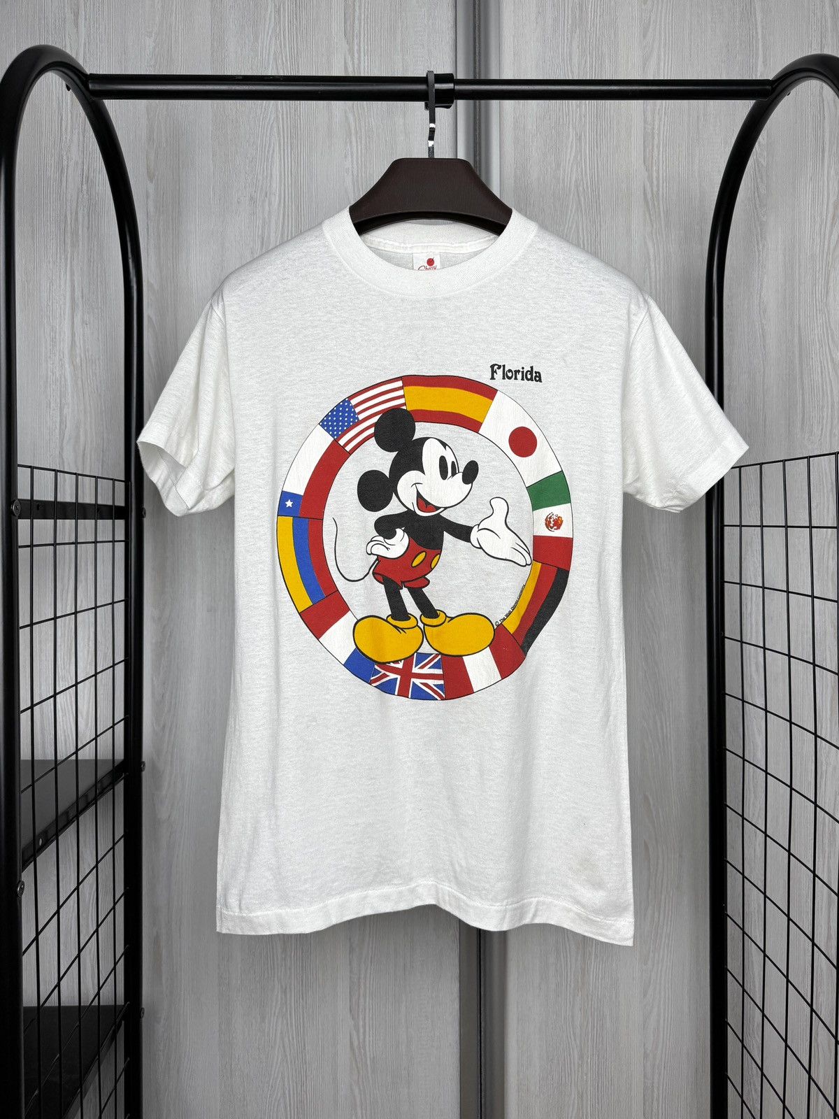 Vintage Vintage Sherry 80s Mickey Mouse Florida made in USA tee Size US L / EU 52-54 / 3 - 1 Thumbnail