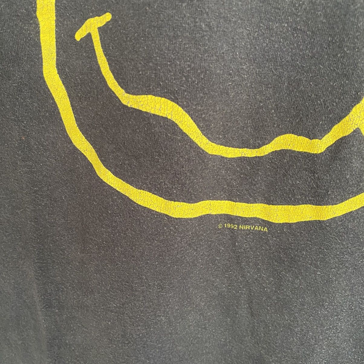 Band Tees Vintage 1992 Nirvana Smiley T shirt Size US M / EU 48-50 / 2 - 5 Thumbnail