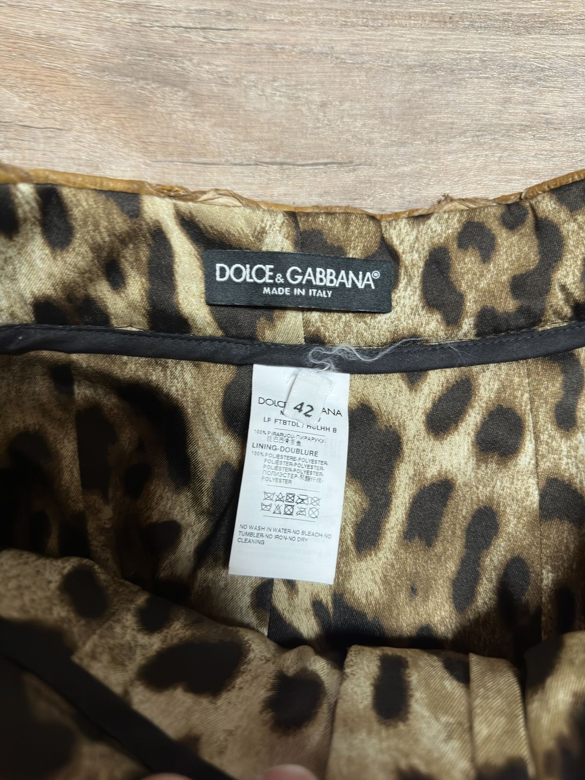Dolce & Gabbana 6500€! Dolce & Gabbana Pirarucu Leather Shorts Size 28" / US 6 / IT 42 - 3 Thumbnail