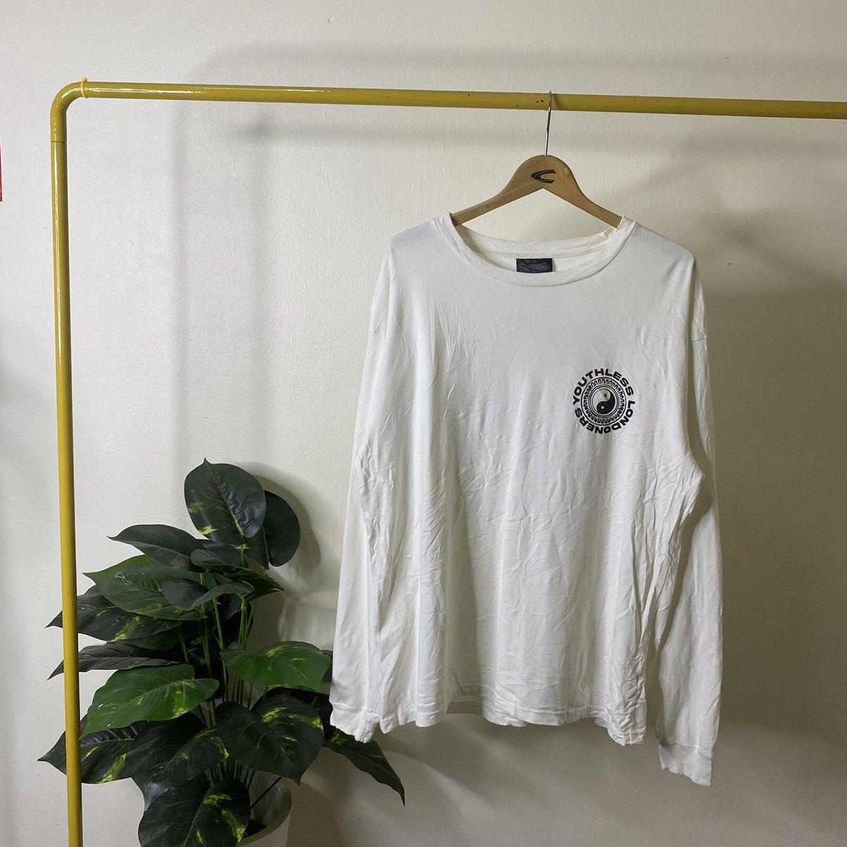 Journal Standard Journal Standard x Youthless Londoners Graphic LS Tee Size US L / EU 52-54 / 3 - 6 Thumbnail