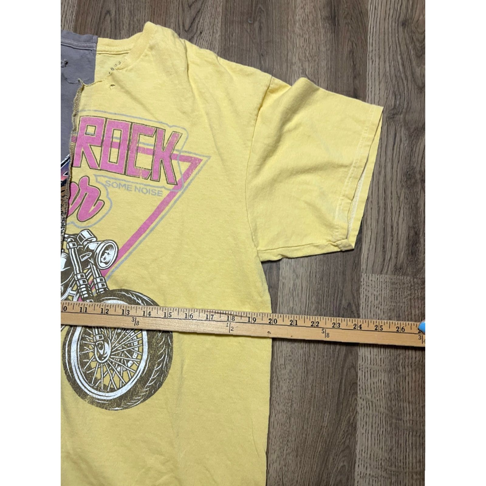 Vintage Trust The Universe Shirt Women's Large Yellow Gray Def Lepard Size L / US 10 / IT 46 - 7 Thumbnail