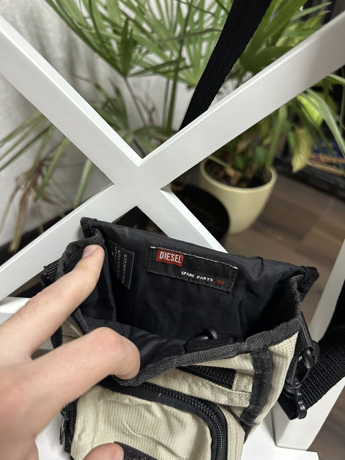 Diesel Vintage Diesel Messenger Bag Y2K Style Size ONE SIZE - 14 Thumbnail