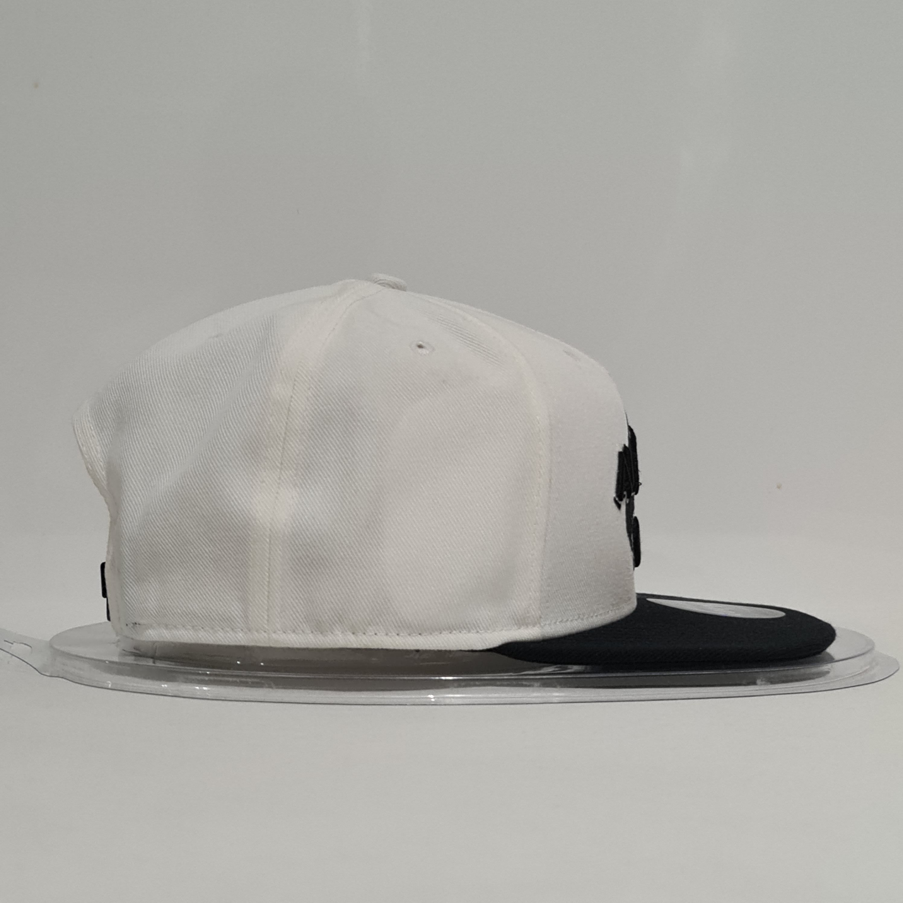 Jordan Brand Jordan Cap Snapback 'Air Jordan Space Jam' White/Black Size ONE SIZE - 4 Thumbnail