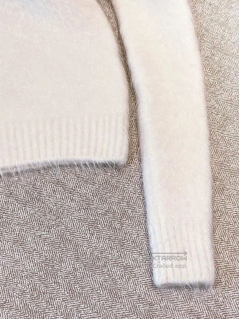 Saint Laurent Paris Saint Laurent Fuzzy White Turtleneck. Size S / US 4 / IT 40 - 4 Thumbnail