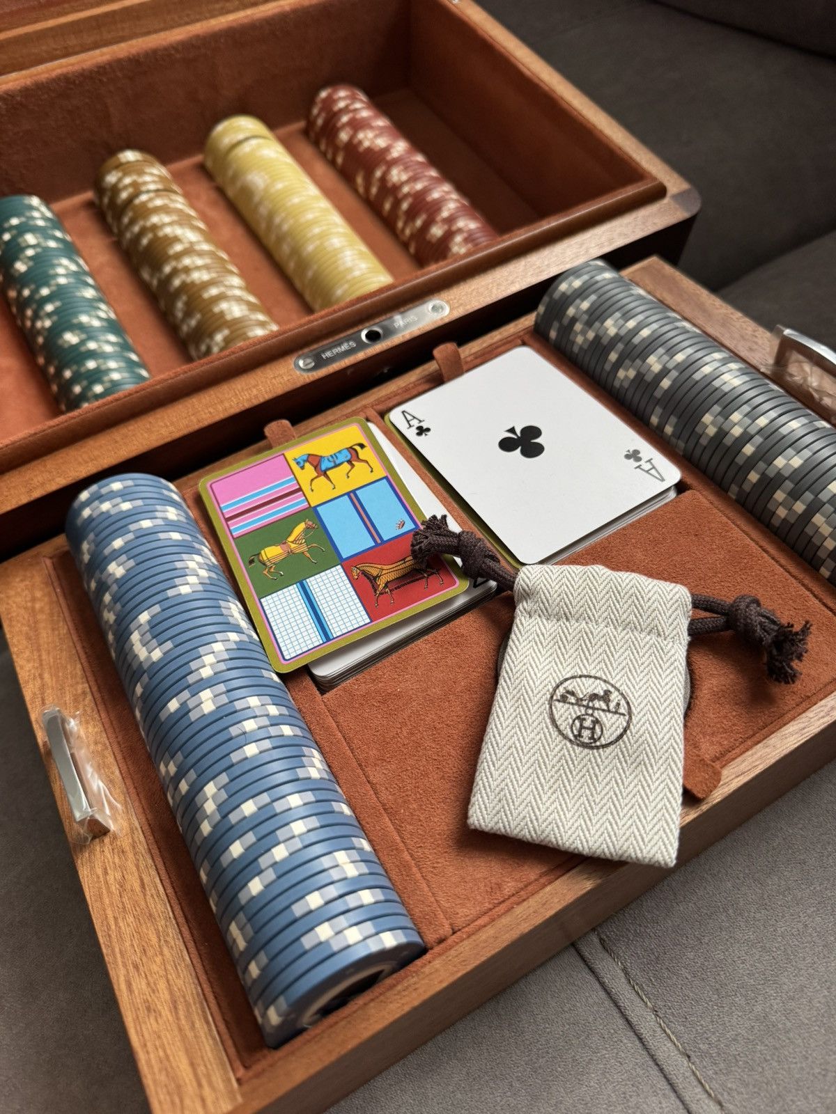 Hermes HERMES box games poker set study all photos and description Size ONE SIZE - 2 Thumbnail