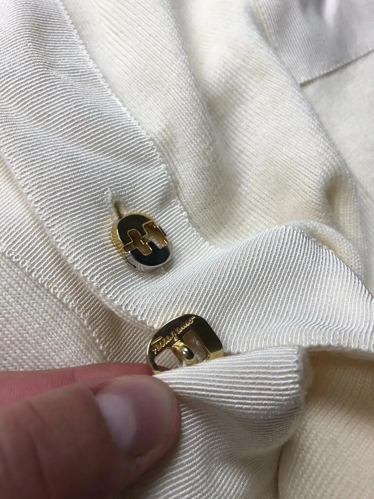 Salvatore Ferragamo SALVATORE FERRAGAMO Vintage Knitted Cardigan Beige Luxury Size US M / EU 48-50 / 2 - 11 Thumbnail
